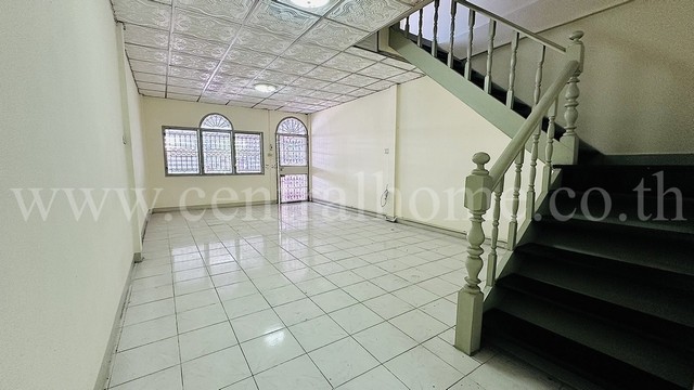 ทาวน์เฮ้าส์ 2 ชั้น บัวทองแลนด์ บางบัวทอง พร้อมอยู่