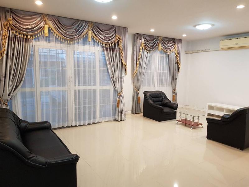 ให้เช่าบ้านทาวน์เฮาส์  รังสิต คลองหลวง คลอง3 หมู่บ้านไทยสมบูรณ์3