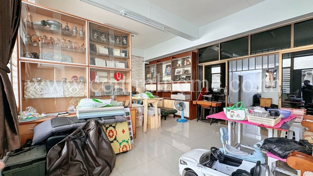 ที่ดิน พร้อมอาคารสำนักงาน 230 ตร.ว. ติดถนน ซอยอ่อนนุช 70/1 ทำเลดี