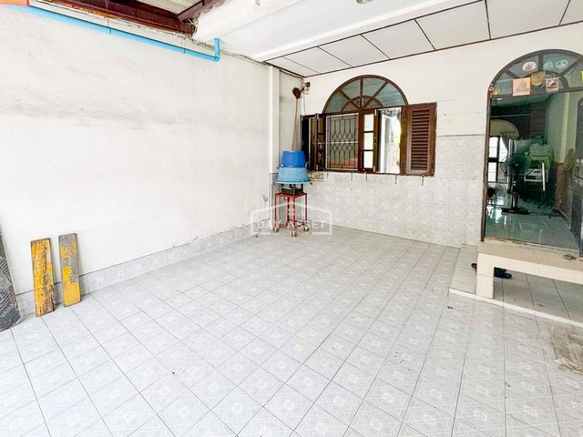 ขายทาวน์เฮาส์ 2 ชั้น หมู่บ้าน ฐิติพร 1 : Baan Titiporn 1 ซอยรามคำแหง 98 สะพานสูง เนื้อที่ 18 ตร.ว. ขายเพียง 2,690,000 ล้านบาท