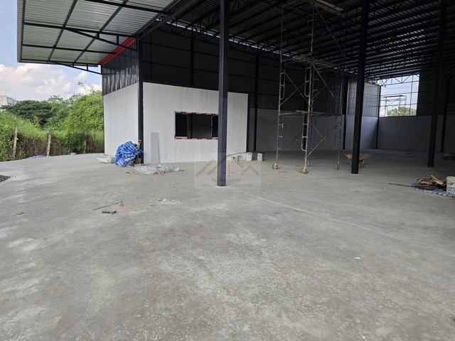ให้เช่าโกดังสร้างใหม่พร้อมสำนักงาน พื้นที่ 1,100 ตรม. ถนนนิมิตรใหม่ 62 รถใหญ่ 6-10 ล้อ เข้า-ออกสะดวก ใกล้วงแหวนฝั่งตะวันออก