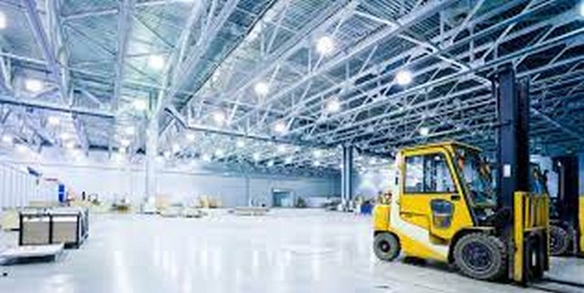 ให้เช่าโกดังพร้อมออฟฟิศ ติดถนนซุปเปอร์ไฮเวย์ เชียงใหม่-ลำปางบนที่ดิน 2ไร่กว่า ติดกับศูนย์โตโยต้า สี่แยกไฮเวย์ขนาดพื้นที่โดยประมาณ โกดังขนาด 765 ตร.ม กว้าง 17 ม. ลึก 45 ม.ออฟฟิศขนาด 300 ตร.ม กว้าง 12 ม. ลึก 25 ม.ที่ดินทั้งหมด ขนาด 3,828 ตร.ม กว้าง 66 ม. ลึก 58 ม.ค่าเช่า 130,000 บาทต่อเดือน (ขอเสนอ ให้เช่าระยะยาว)