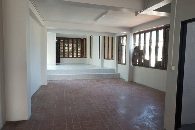 ให้เช่าอาคารพาณิชย์ ศรีภูมิ เชียงใหม่ ให้เช่าอาคารพาณิชย์ระยะยาว ติดคูเมืองเชียงใหม่ 5 ชั้น