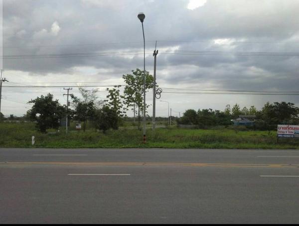 ให้เช่าที่ดินเปล่า ทำเลดี ตรงข้ามสนามบินใหม่( บ้านธิ) อ.สันกำแพง จ.เชียงใหม่ที่ตั้ง ตรงข้ามสนามบินใหม่( บ้านธิ) ต. แช่ช้าง อ.สันกำแพง จ.เชียงใหม่ 50130ขนาดพื้นที่ 131 ตารางวารายละเอียดให้เช่าที่ดินเปล่าถมแล้ว ทำเลดี อยู่หัวมุม ด้านหน้าติดถนนไฮเวย์สาย 1317ซอยด้านข้างติดถนนทางหลวง สามารถติดตั้งป้ายโฆษณาคัทเอาท์ขนาดใหญ่ได้ ที่ดินหน้ากว้าง ประมาณ 50 เมตร ลึกประมาณ 15 เ