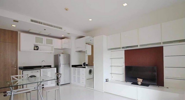 Noble Reveal Private quiet clean 6th floor BTS Ekkamai