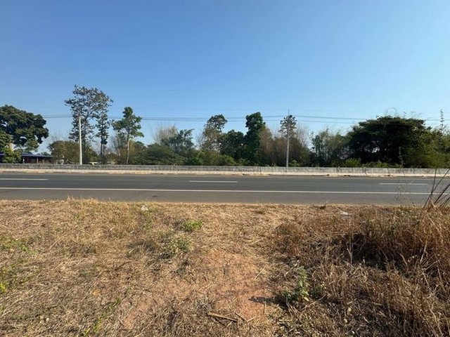 ขาที่ดิน 6 ไร่ 13 ตารางวา เจ้าของขายเอง ตำบลโพธิ์ไทร อำเภอป่าติ้ว จังหวัดยโสธรที่ตั้ง :  ตำบลโพธิ์ไทร อำเภอป่าติ้ว จังหวัดยโสธรhttps://maps.app.goo.gl/8mj2z8g1Zb82RM5p7ขนาดพื้นที่ : 6 ไร่ 13 ตารางวารายละเอียดวางระบบท่อเรียบร้อยค่ะตอนเขาขยายถนน ที่ดินอยู่ตรงข้าม อบต เชียงเพ็ง ติดกับร้านคาราโอเกะ ติดถนนใหญ่ สถานที่ใกล้เคียง- โรงเรียนชุมชนบ้านเชียงเพ็ง- รุ่งเรืองรีสอร์ท- ศาลาอเนกประสงค์