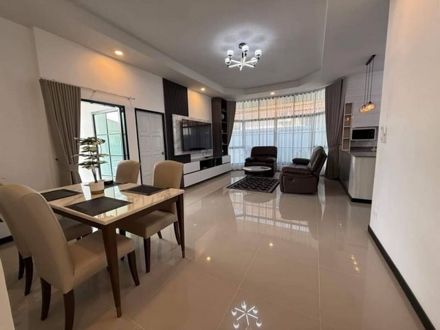 บ้านรีโนเวทใหม่ให้เช่า เฟอร์นิเจอร์ครบ ใกล้โรงเรียนธาราพัฒนา พัทยา TP-H0741
