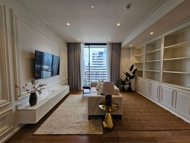 Muniq Langsuan.BTS: Ploen Chit Size: 88 sqm., 2 bedrooms, 3 bathrooms Floor: 20 unblocked view Rental price: 140,000baht/month Ref.: 147879Listing Detail: www.rent-bangkok-condo.com/properties/147879Co-agents are welcome. - - -Contact us for more information or arrange a viewing:Email. rbc.rentbangkokcondo@gmail.comCall. 066-0588-655Line ID: @rentbangkokcondohttps://lin.ee/9cMeMxeWhatsapp: 0660588655Wechat 微信: rentbangkokcondo