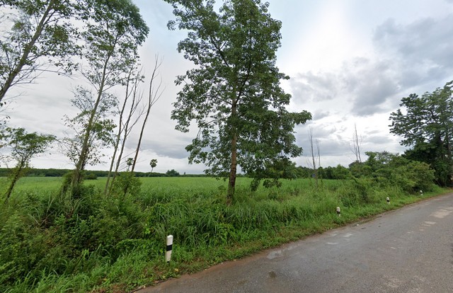        ขายที่ดิน 22 ไร่ ติดคลองพระสะทึง เป็นคลองธรรมชาติขนาดใหญ่ มีน้ำจืดตลอดทั้งปี คลอง มีความกว้าง 30 เมตร        ที่ดินมีหน้ากว้างติดถนนทางหลวงสาย 2055 (ถนนศาลาลำดวน-เขามะกา) ประมาณ 95 เมตร รูปแปลงที่ดินเป็นรูปร่างสี่เหลี่ยมผืนผ้าสวย          มีส่วนที่ติดคลองยาวตลอดด้านข้างแปลงที่ดิน และคลองยังไหลโอบล้อมไปตลอดท้ายแปลง รวมระยะติดคลองยาว 445 เมตร         สาธารณูปโภคพร้อมใช้ ทั