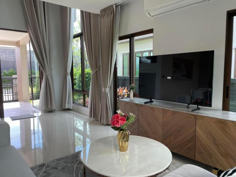 ให้เช่า  กรุงเทพกรีฑาขนาด 70 ตรว พื้นที่ใช้สอย 238 ตรม 4ห้องนอน 4 ห้องน้ำ จอดรถได้ 3 คัน เฟอร์นิเจอร์และเครื่องใช้ไฟฟ้าครบ พร้อมเข้าอยู่