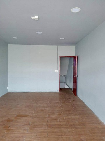 S2583 ให้เช่าอาคารพาณิชย์ 4 ชั้นครึ่ง ถนนพหลโยธิน ใกล้BTSสายหยุด ใกล้โรงพยาบาลซีจีเอช พหลโยธิน