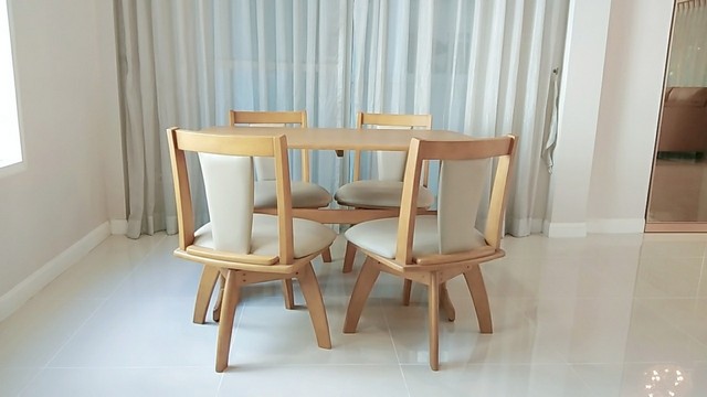 ให้เช่าคอนโดโมเดิร์นทาวน์เอกมัย  3 นอน 3 น้ำ  40,000 บาทต่อเดือน