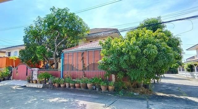 ขายบ้านเดี่ยวคาซาลีน่า 2 ถนนนิมิตใหม่ ซอย 20 แขวงทรายกองดิน เขตมีนบุรี กรุงเทพมหานคร  รหัส AOM 1426บ้านเดี่ยว คาซาลีน่า 2 หลังมุม พร้อมอยู่ สงบร่มรื่น มีความเป็นส่วนตัว เหมาะอยู่อาศัย เนื้อที่ 56.1  ตร.ว. , สูง 2 ชั้น , 3  ห้องนอน  , 2  ห้องน้ำ , 1 ห้องทำงาน , จอดรถ 3 คัน , แอร์ 3 เครื่อง ที่ตั้ง  ถนนนิมิตใหม่ ซอย 20 แขวงทรายกองดิน เขตมีนบุรี กรุงเทพมหานครจุดเด่น ทำเลเด่นในย่านนิมิตรใหม่ 