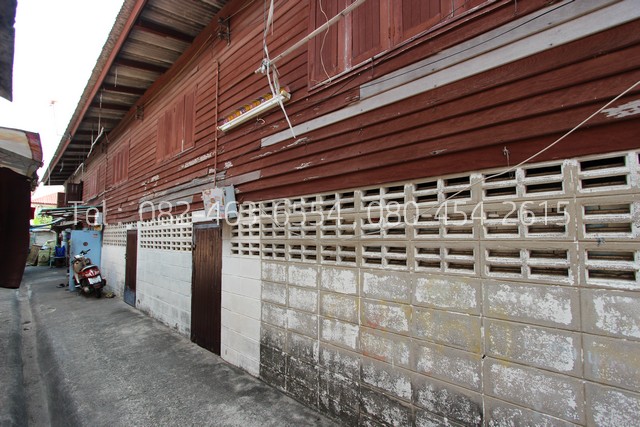 ให้เช่า บ้านไม้ตึกแถว 2 ชั้น ราคาถูก 1,200 บาท ห้องน้ำในตัว ประชาอุทิศ