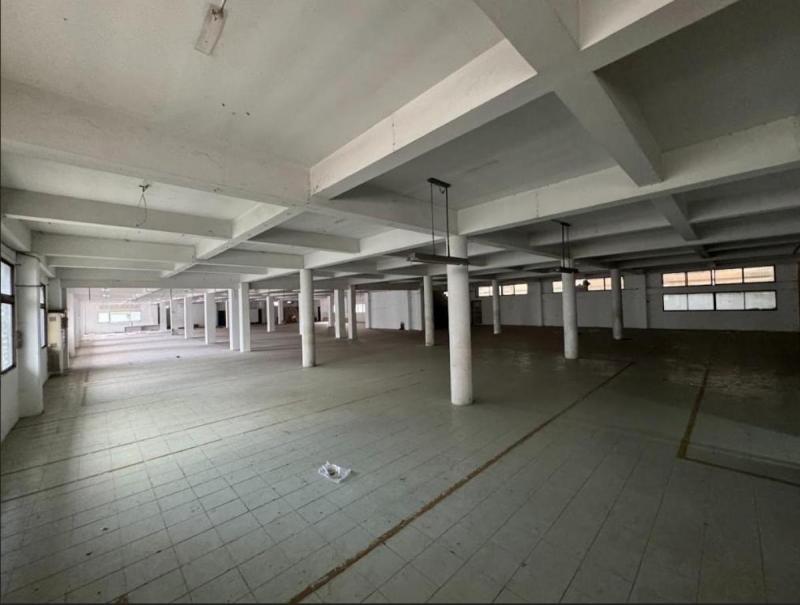 ให้เช่าอาคาร สูง 5 ชั้นสามารถทำเป็นออฟฟิศและโกดังสินค้าขนาดใหญ่จอดรถได้ 20 คันขนาดที่ดิน 711 วาพื้นที่ภายในทั้งหมด 7200 ตรม.ถนนบางนา