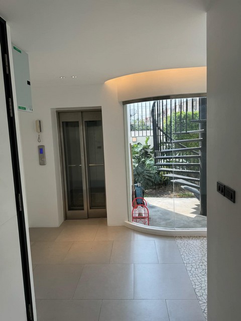 P96 ให้เช่า ขาย ทาวน์โฮม LUXE 35 ลักซ์ 35 ซอยลาดพร้าว 35  ซอยรัชดา32 ใกล้ BTS สายสีเหลือง สถานีภาวนา เหมาะทำออฟฟิศ เดินทางสะดวก