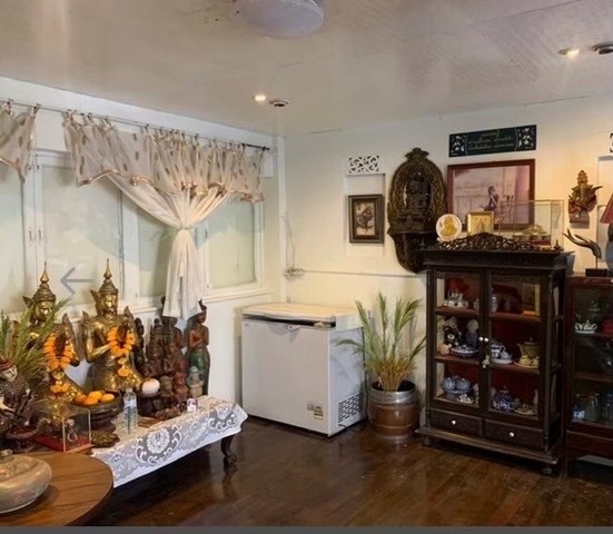 ขายอาคารพาณิชย์ 3.5 ชั้น 2 คูหา ซอยแจ้งวัฒนะ 1 เขตหลักสี่ กรุงเทพฯ เนื้อที่ 34 ตารางวา