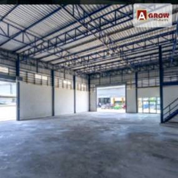 โรงงานให้เช่า ใกล้ถนนบางนา-ตราด ใกล้นิคมอมตะชลบุรี  และทางด่วนมอเตอร์เวย์หมายเลข 7 พื้นที่สีม่วงลาย