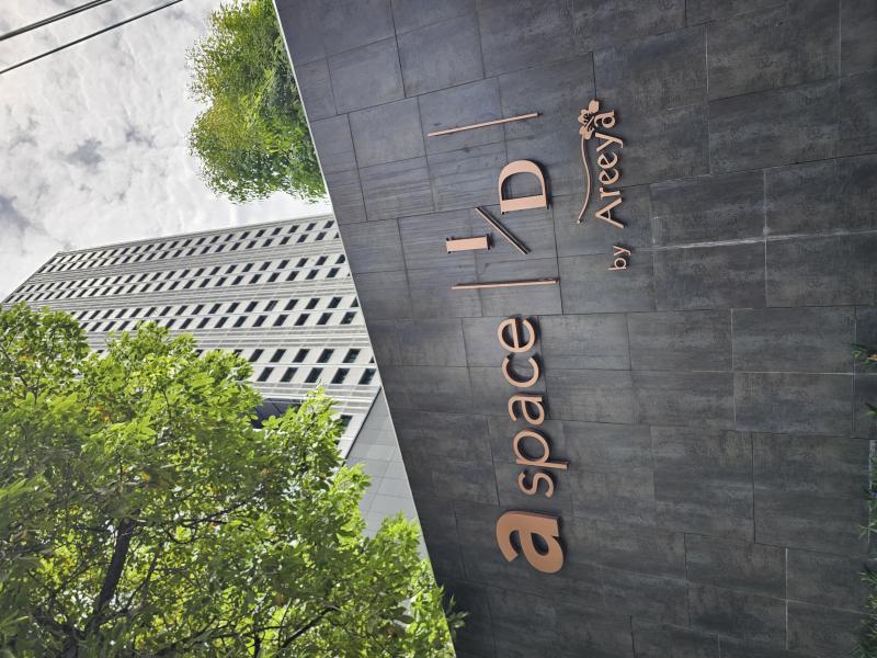 ขายด่วน!! คอนโด เอ สเปซ ไอดี A Space ID อโศก-รัชดา (พระราม9) ตกแต่งพร้อมอยู่ วิวเมือง1 ห้องนอน 33.5 ตรม. ชั้น 22ใกล้รถไฟฟ้า MRT พระราม 9ราคา 5.3 ล้านบาทค่าโอนคนละครึ่งเตียง ,ทีวี, โซฟา, เตาไฟฟ้า, ไมโครเวฟ, ตู้เย็น, ครัว,เตาแกส, แอร์ 2 เครื่อง, เครื่องทำน้ำร้อน, เครื่องซักผ้าสถานที่ตั้ง : คอนโด A Space ID อโศก-รัชดา624 อโศก – ดินแดง แขวง ดินแดง เขตดินแดง กรุงเทพมหานคร 10400สถานที่สำคัญใกล้เคียง : เอ สเป