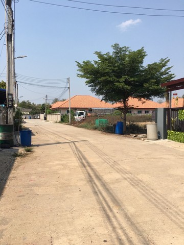 ขายที่ดินถมแล้ว 50 ถึง 68 ตรว. ใกล้ถนนใหญ่สี่เลนสาย 3304 (บ้านโพธิ์-แหลมประดู่) ใกล้ที่ว่าการ อ.บ้านโพธิ์ จ.ฉะเชิงเทรา