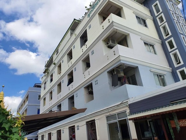 ขายอพาร์ทเม้นท์  ลาดกระบัง  เนื้อที่  327 ตรว. มีสองตึก  ตึกล่ะ 45  ห้อง  สองตึก  รวม  ทั้งหมด  90  ห้อง