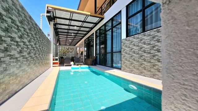 พูลวิลล่า 2 ชั้นหลังใหญ่  น้ำแพร่ หางดง                   