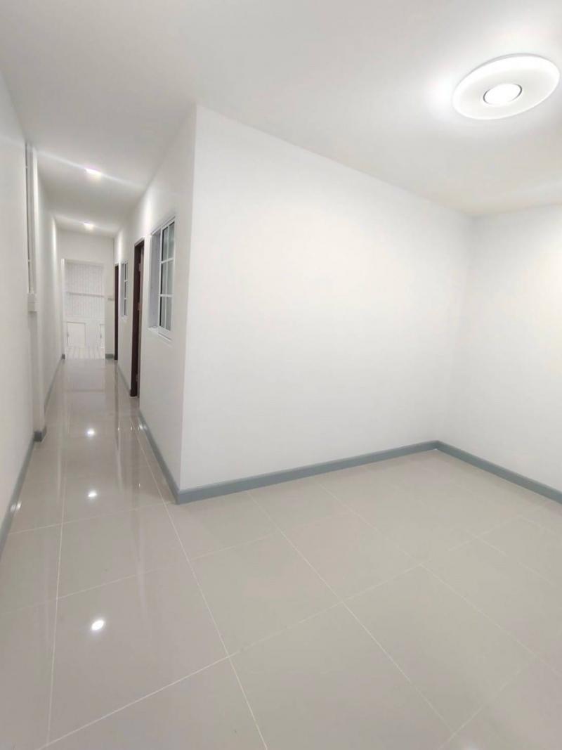 ทาวน์เฮ้าส์ชั้นเดียว บ้านรีโนเวท ใกล้นิคมอมตะนคร พร้อมให้คำปรึกษา​เครดิต​ก่อนการตัดสินใจซื้อ