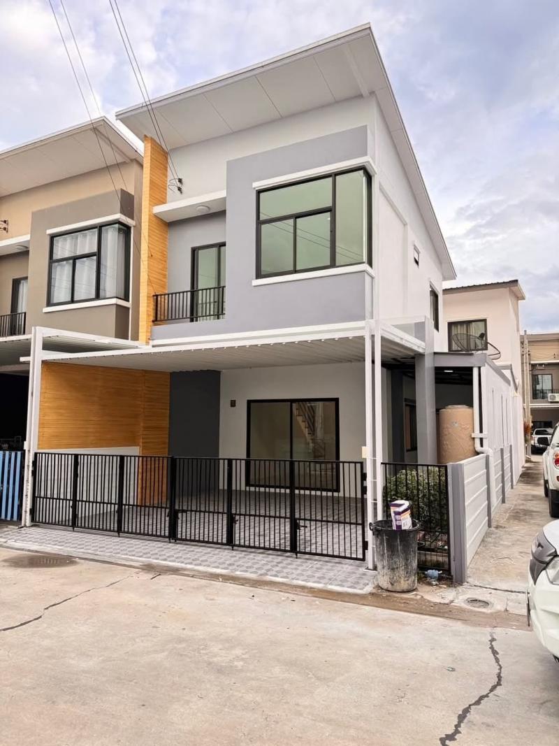 #บ้านรีโนเวทพร้อมอยู่สวยถูกแถมโบนัส#บ้านสวยแสนรัก6????​แสนรัก6 ชลบุรี(หัวมุม)​ฝั่งนิคมอมตะเฟส789????แหล่งทำเล​ความเจริญ​พานทองนิคม​อมตะเฟส6,7,8,9​ ชลบุรี#บ้านหลังริม​2 ชั้นเนื้อที่ 21.9 ตรว2 ห้องนอน 2 ห้องน้ำจอดรถได้​  2 คัน????เพียง​2.xxxลบ(ต้นๆ)ฟรีเฟอร์นิเจอร์​ตกแต่งบ้านตามรูปฟรี​โอนฟรียื่นกู้????สถานที่ใกล้เคียง????✳️ใกล้ตลาดเดอะวอล์ค ตลาดดีมาร์เก็ต พานทอง✳️ใกล้วิทยาลัย อ