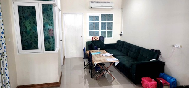 หมู่บ้านโกลเด้น ทาวน์ อยุธยา ต.บ้านกรด อ.บางปะอิน จ.พระนครศรีอยุธยา