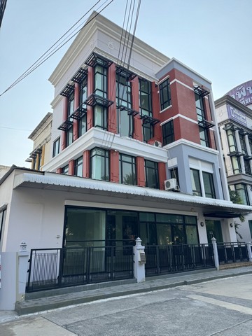 ให้เช่าสำนักงาน 4 ชั้น โครงการบ้านกลางกรุง Office Park Bangna ถนนบางนา-ตราด กม 3 ฝั่งขาเข้า ใกล้ทางด่วน ใกล้เซ็นทรัลบางนา ราคาเช่า 120,000 บาท / เดือน  ที่ตั้ง ถนนบางนา-ตราด แขวงบางนา เขตบางนา กรุงเทพมหานครติดต่อ : คุณภัสพงณ์ 0634098164Line : deedaa22เนื้อที่ 80 ตารางวา พื้นที่ใช้สอย 600 ตารางเมตร จำนวน 4 ชั้น 5 ห้องน้ำ จอดรถ 8 คัน ( รอบอาคาร )เหมาะกับออฟฟิศสำนักงาน คลินิกความงาม โครงการติดริมถนนบางนา-ต