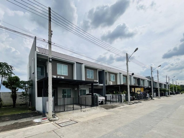 ขายทาวน์เฮ้าส์ เดอะ คัลเลอร์ส รังสิต-คลอง 4 หลังมุม