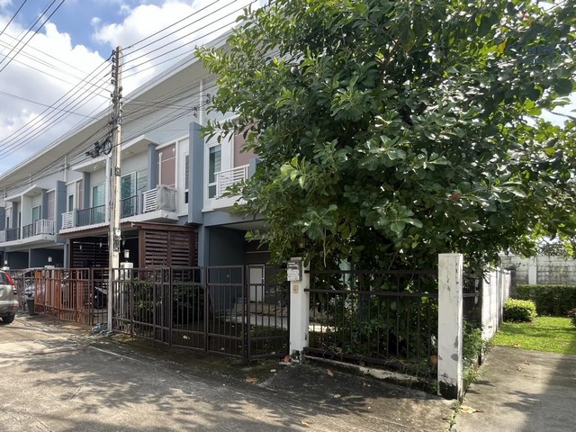 ขายทาวน์เฮ้าส์ ศุภาลัย เบลล่า วงแหวน – ลำลูกกา คลอง 4