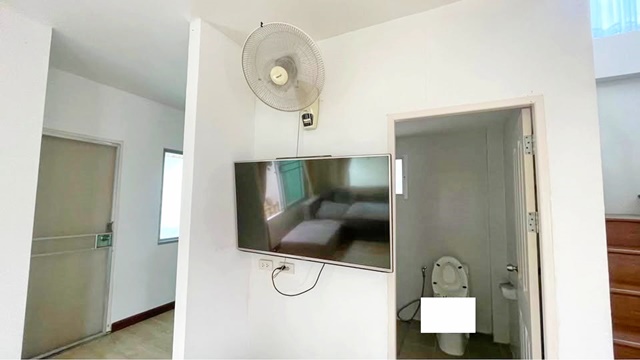 จัดเต็มเฟอร์  3 นอน ให้เช่า บ้านเดี่ยว 2 ชั้นรร.วัดไพร่ฟ้า 1.3 กม.ถูกที่สุดในโลก โลตัส วัดไพร่ฟ้า 2.7 กม. หลังมุม  2 น้ำ 235ตร.ม. 65ตร.วา.