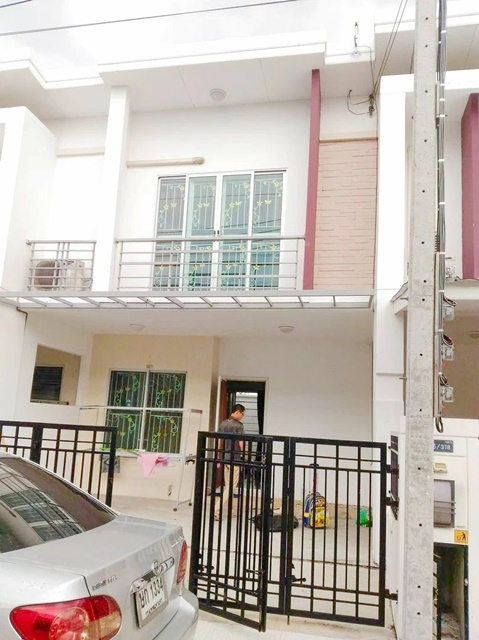 ม.นานาชาติแสตมฟอร์ด 3.6 กม.สุขุมวิท77 Airport Link บ้านทับช้าง 700ม. ให้เช่า ทาวน์เฮ้าส์ 2 ชั้น 3 นอน เดอะ พาซิโอ มอลล์ 3.7 กม. น้ำ  เฟอร์ 4แอร์ 22ตร.วา. 172ตร.ม.11,998b-m แหล่งช้อปปิ้ง เข้าออกสะดวก  อากาศดี มีความเป็นธรรมชาติ และส่วนตัว อ่อนนุช-พระราม9  SUKumvit77 Airport Link Ban Thap Chang 700m.For Rent 2-storey townhouse 3bed The Paseo Mall 3.7km.2bath fur 4a/c 22sq.w.172sq.m. Stamford Inter U 3.6km. For rent 11,998b-m. Shopping Easy access Good air natural and privateถนน เฉลิมพระเกียรติ ร. 9  เลียบมอเตอร์เวย์พระราม 9 สุขุมวิท77ประเว�