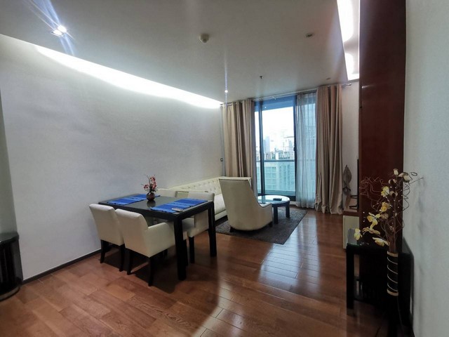 LVNu52954 ให้เช่า คอนโด THE ADDRESS สุขุมวิท 28 ใกล้รถไฟฟ้า BTS พร้อมพงษ์ Bts ทองหล่อราคาเช่า : 40,000 – 45,000 บาท/เดือนที่ตั้ง : ซอยสุขุมวิท 28 ถนนสุขุมวิท แขวงคลองตัน เขตคลองเตยกรุงเทพฯชื่อโครงการ : ดิ แอดเดรส สุขุมวิท 28 THE ADDRESS SUKHUMVIT 28รายละเอียด :- ขนาด 72 ตร.ม.- 2 ห้องนอน - 2 ห้องน้ำ- ชั้น 29- city view สวยมากสิ่งอำนวยความสะดวก :- สระว่ายน้ำ (พร้อมสระเด็ก)- ฟิตเนส, ซาวน่า- Outdoor Garden- เจ้าหน้าที่รักษาความปลอดภัยตลอด 24 ชม.- 