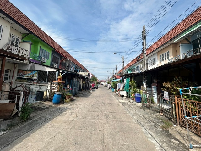 ขายทาวน์เฮ้าส์ 2 ชั้น 16วา  ม. บางบัวทอง4 ซอย3/1   บางบัวทอง   นนทบุรี  ZJ143