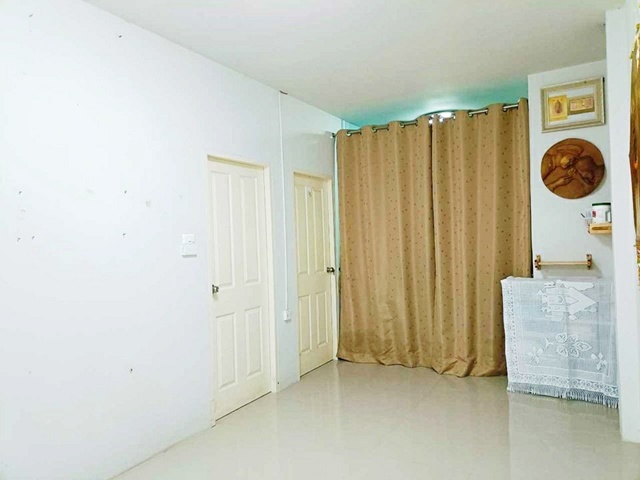 รร.วัดหนองจอก 900ม.ให้เช่าบ้านเดี่ยว  แอร์  2นอน 1 น้ำ 42ตร.วา.ตลาดหนองจอก 900ม.170ตร.ม. ใกล้สนามกีฬา ฟูตซอล บางกอกอารีนา รพ.หนองจอก 1 กม.