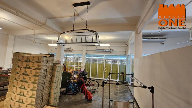 ตึก4ชั้น 3 คูหา 60 ตร.ว.ซอยสีลม 26(หลังเซ็นทรัลเก่า)