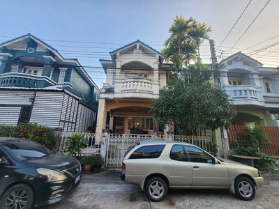 ราคาดีที่สุดในโครงการ​ ย่านเทพารักษ์!! หมู่บ้านนันทนาการ์เด้น บ้านแฝด 38 ตร.วา. พร้อมเฟอร์นิเจอร์ครบ.ที่ตั้ง: โครงการนันทนาการ์เด้น, บางปลา, บางพลี, สมุทร​ปราการ​.Google Maps: https://maps.app.goo.gl/aTCq2qXhjUpsj4Un6.นันทนาการ์เด้น​ บางปลา- บ้านแฝด 38 ตร.วา- พื้นที่ใช้สอยบ้าน 120 ตร.ม- 2 ชั้น 3 ห้องนอน 2 ห้องน้ำ- หมู่บ้าน เงียบสงบ- ใกล้แหล่งจ้างงาน- มีฟิตเนสและสระว่ายน้ำ- เฟอร์นิเจอร์ครบพร้อมอยู่.**ขายในรา