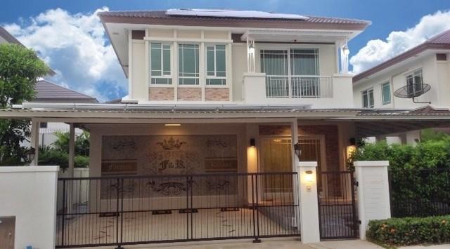 ขายบ้านเดี่ยว 2 ชั้น โครงการมัณฑนา พระราม9 ศรีนครินทร์ ซอยกรุงเทพกรีฑา 7สนใจนัดชมติดต่อรหัสประกาศS2578คุณเฟลม 0638956397ID line : 0638956397: https://line.me/ti/p/LTVhEi9gAF**หากไม่รับสายรบกวนส่งข้อความ /รูปภาพ / ลิ้งค์ประกาศ เพื่อสอบถามรายละเอียดเพิ่มเติมทางไลน์ได้เลยครับ**ขายบ้านเดี่ยว 2 ชั้น โครงการมัณฑนา พระราม9 ศรีนครินทร์ ซอยกรุงเทพกรีฑา 7* เนื้อที่บ้าน 61.4 ตรว. พื้นที่ใช้สอย 165 ตรม.* 3 ห้องนอน, 3 ห้องน้