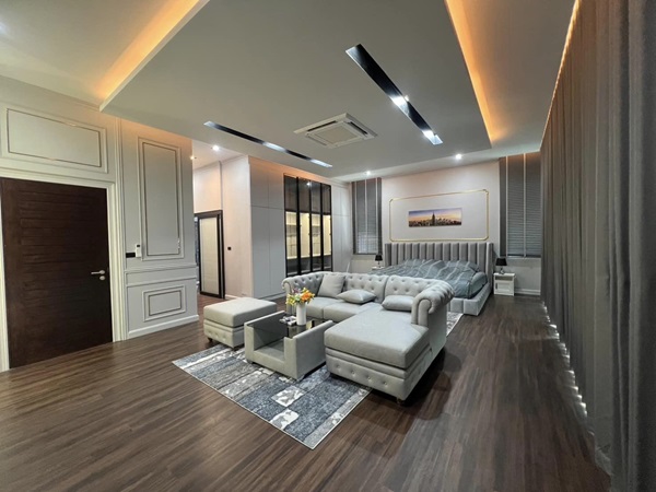 ขายบ้านเดี่ยว 2ชั้น สระว่ายน้ำ เนื้อที่ 200 ตร.ว พื้นที่ใช้สอย 690 ตร.ม 5ห้องนอน 8ห้องน้ำ เฟอร์ครบ ถนนราม2 วัดทุ่งเศรษฐี ราคาขาย 49 ล้านบาท