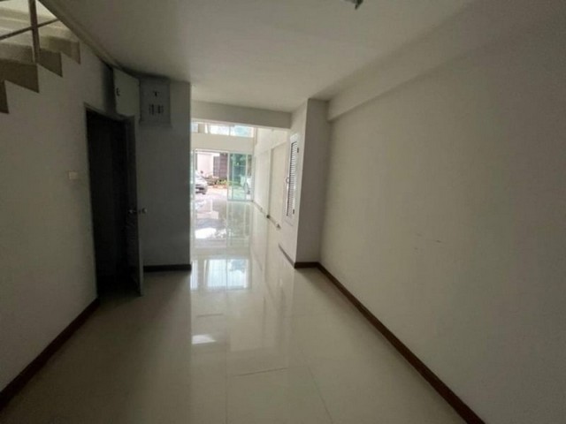 ทาวน์เฮาส์ 3 ชั้น ทำเลทอง ติดวงแหวนรอบ1