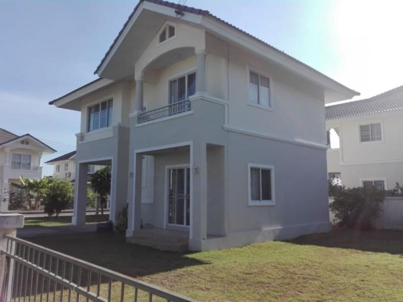 โซนดอยสะเก็ด ขาย 3.5 ล้าน 99.50 ตรว. บ้านเดี่ยว 2 ชั้น #กาญจกนกวิลล์ 1 #บริเวณรอบๆบ้านกว้างขวาง  #แปลงหัวมุม