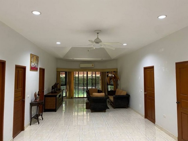 ขายด่วน! บ้านโครงการ เอสพี่ 4 วิลเลจ พัทยา โซนคลับเฮ้าส์ TP-H0780