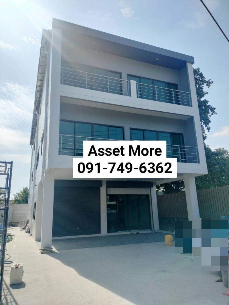 ปล่อยเช่า  ตึกใหม่   3 ชั้น ( ติดถนน )3 นอน 5 น้ำ ขนาด520 ตรม. จอดรถได้ 5 คันเดินทางสะดวกใกล้ทาวน์อินทาว หัวหมาก  ห้วยขวาง /ใกล้รถไฟฟ้า / ใกล้ทางด่วนรหัสทรัพย์ 67-AMY-CB014*** ราคาเช่า 75,000 บาท/เดือน   ที่ตั้ง : ซอยรามคำแหง  แขวงพลับพลา เขตขวังทองหลาง  กทม.10310รายละเอียดเนื้อที่  100 ตารางวาพื้นที่ใช้สอย 520 ตารางเมตร 3 ห้องอเนกประสงค์ 5 ห้องน้ำสามารถจอดรถได้  5 คัน ** เหมาะทำออฟฟิศสำนักงาน /คลีนิ