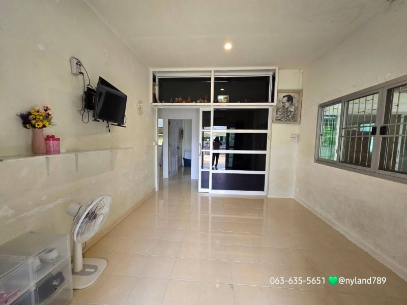 ด่วนขายใช้หนี้ ต่ำกว่าราคาประเมินกรมที่ดิน บ้านเดี่ยว 2 หลัง ต.เขาพระ อ เมืองจ.นครนายก ใกล้อ่างเก็บน้ำห้วยปรือเพียง 5 กม.