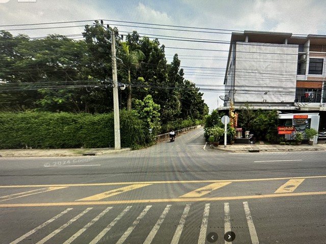 ขายถูกมากที่ดินสี่เหลี่ยมผืนผ้า ซอย คลองห้าตะวันออก 2 ( ซอยรัชตพร ) คลองหลวง จ.ปทุทธานี จากถนนใหญ่ 4 เลน เพียง 800  เมตร เนื้อที่ 1 ไร่ ทำเลดี แหล่งชุมชน ใกล้มหาลัยราชมงคลธัญบุรีที่ตั้ง  :  ซอย คลองห้าตะวันออก 2 (ซอย รัชตพร) ตำบลคลองห้า  อำเภอคลองหลวง จ.ปทุมธานี- เนื้อที่  1 ไร่  หน้ากว้าง  29  ม. x ลึก  56   ม.-  ห่างจากถนนใหญ่ 4 เลน เพียง 800 เมตร -  แปลงที่ดินสี่เหลี่ยมผืนผ้า แปลงสวยเหมา