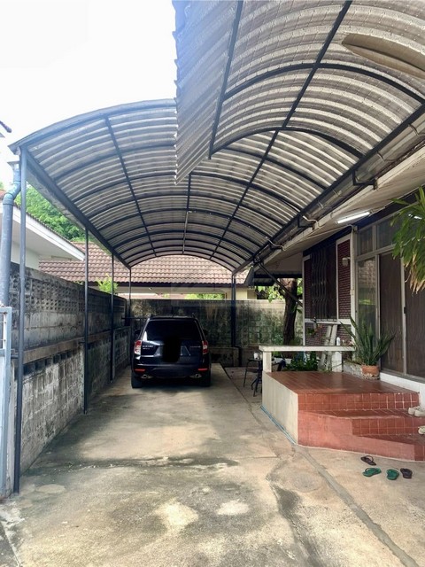 ขายบ้านเดี่ยวชั้นเดียว 64 ตรว. โครงการมานิต้า ซอยรามคำแแหง 21 ใกล้รถไฟฟ้า ใกล้เลียบด่วน ออกเอกมัย เลียบด่วน สะดวก 