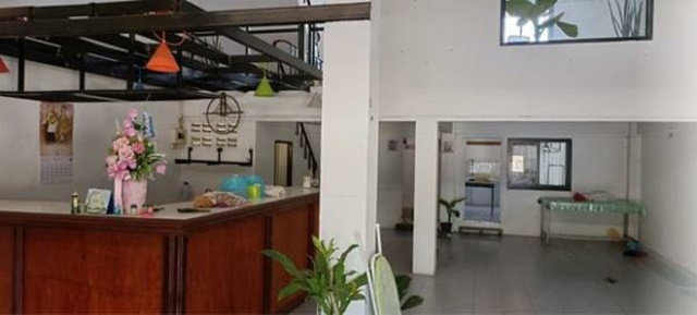 ให้เช่า 14,999-19,999 b-m สามารถเปิดร้านค้า แหล่งท่องเที่ยว หรือทำ office ได้ ติดถนนใหญ่ หาดบางเสร่ 2.7 กม.ทำเลดี อาคารพาณิชย์ 2 คูหา 2.5 ชั้น 4 น้ำ 2-3นอน 40 ตร.วา. 350 ตร.ม.รุ่งเจริญ 2.9 กม. ทะเล สวนนงนุช 7.4 กม.  เดินทางสะดวก มีท่ารถตู้โดยสารวิ่งผ่าน หาดทรายแก้ว สัตหีบ 4.7 กม. Located on the main road BangSaray Beach 2.7km. Good location 2 commercial buildings 2.5-storey 4bath 2-3bed 40sq.w. 350sq.m. RungCharoen 2.9km. Tourist attractions the sea Nong Nooch Garden 7.4km. Can open a shop or make an office For rent 14,999-19,999 b-m Convenient transportation There is a van station running through Sai Kaew Beach Sa