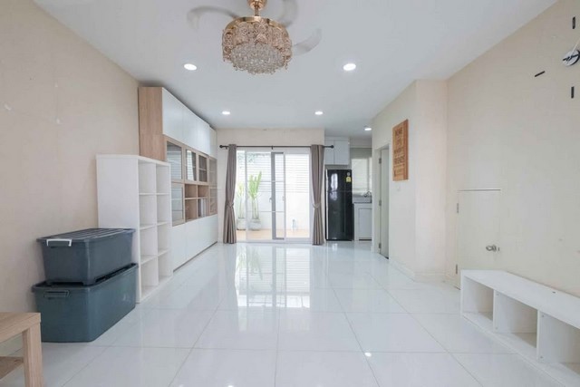 ให้เช่าทาวน์โฮม บ้านกลางเมือง พระราม9 (มอเตอร์เวย์) หลังมุม ใกล้จุดขึ้นลงทางด่วน พระราม9 - มอเตอร์เวย์ ใกล้- แอร์พอร์ตลิ้งค์ - หัวหมาก